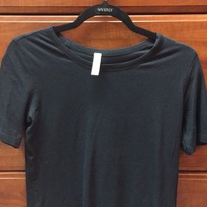 Black Lululemon shirt sleeve